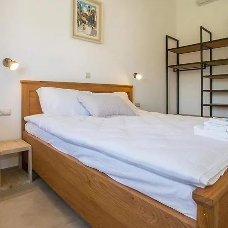 San Avia Ii Apartment