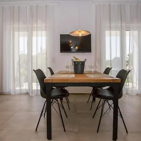 San Avia Ii Apartment